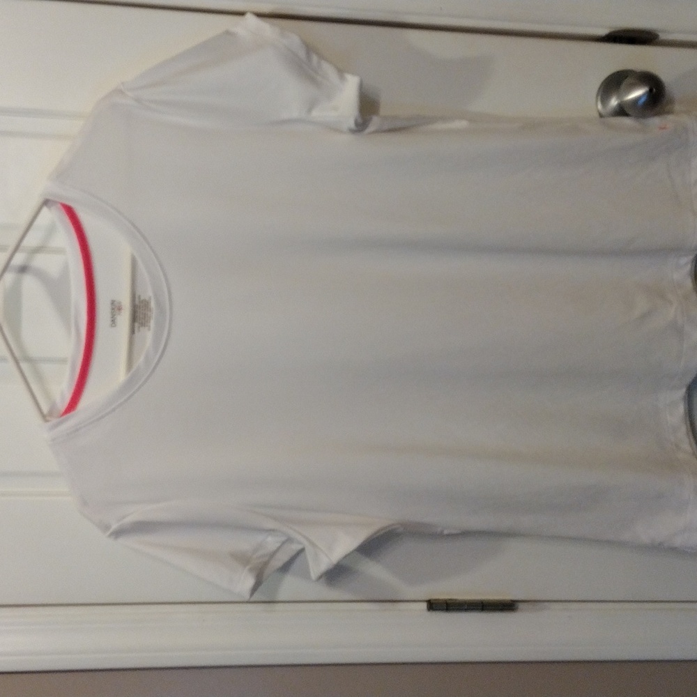 Danskin Now t-shirt.